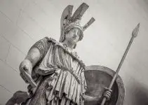 estátua de atena